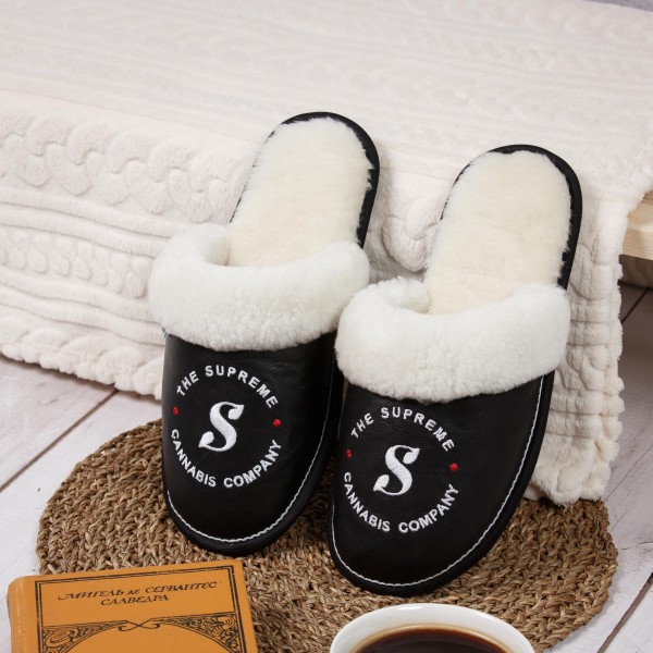  Black leather men’s slippers The supreme cannabis company